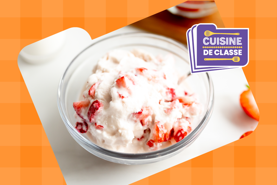 Crème glacée à la fraise dans un sac