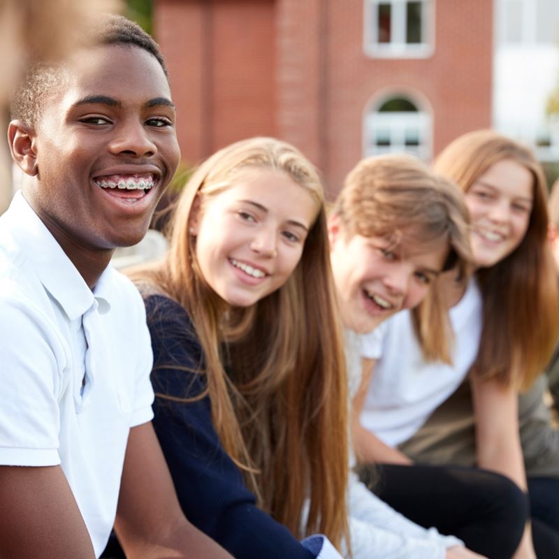 Étudiants Secondaire qui rigolent 